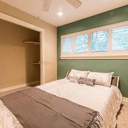 Huge 6 Bedroom With Pool, Spa, 85 Inch Tv, Game Room Houston Luaran gambar