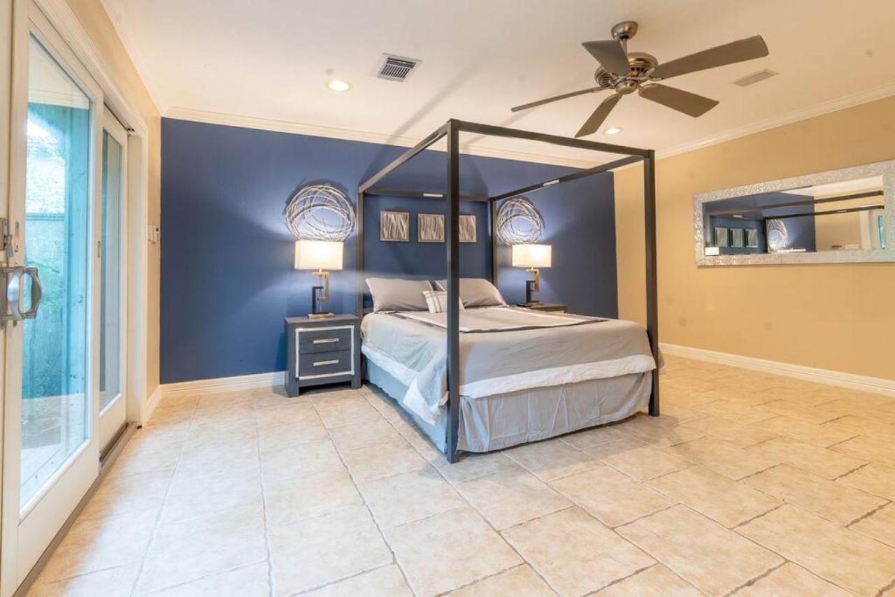 Huge 6 Bedroom With Pool, Spa, 85 Inch Tv, Game Room Houston Luaran gambar