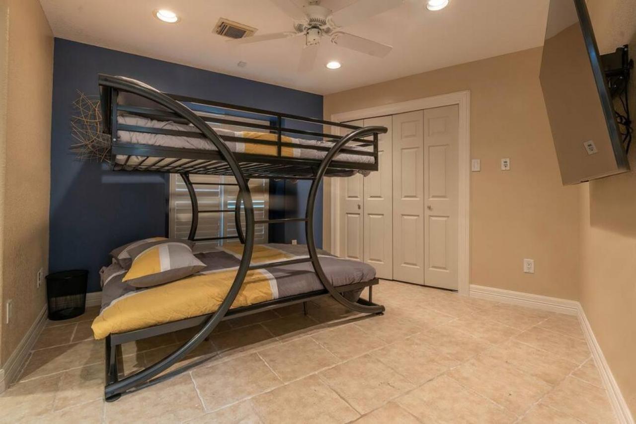 Huge 6 Bedroom With Pool, Spa, 85 Inch Tv, Game Room Houston Luaran gambar