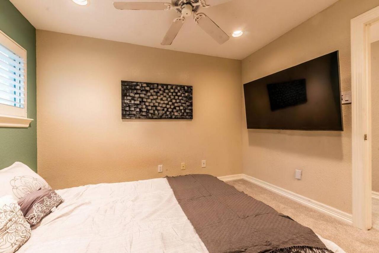 Huge 6 Bedroom With Pool, Spa, 85 Inch Tv, Game Room Houston Luaran gambar