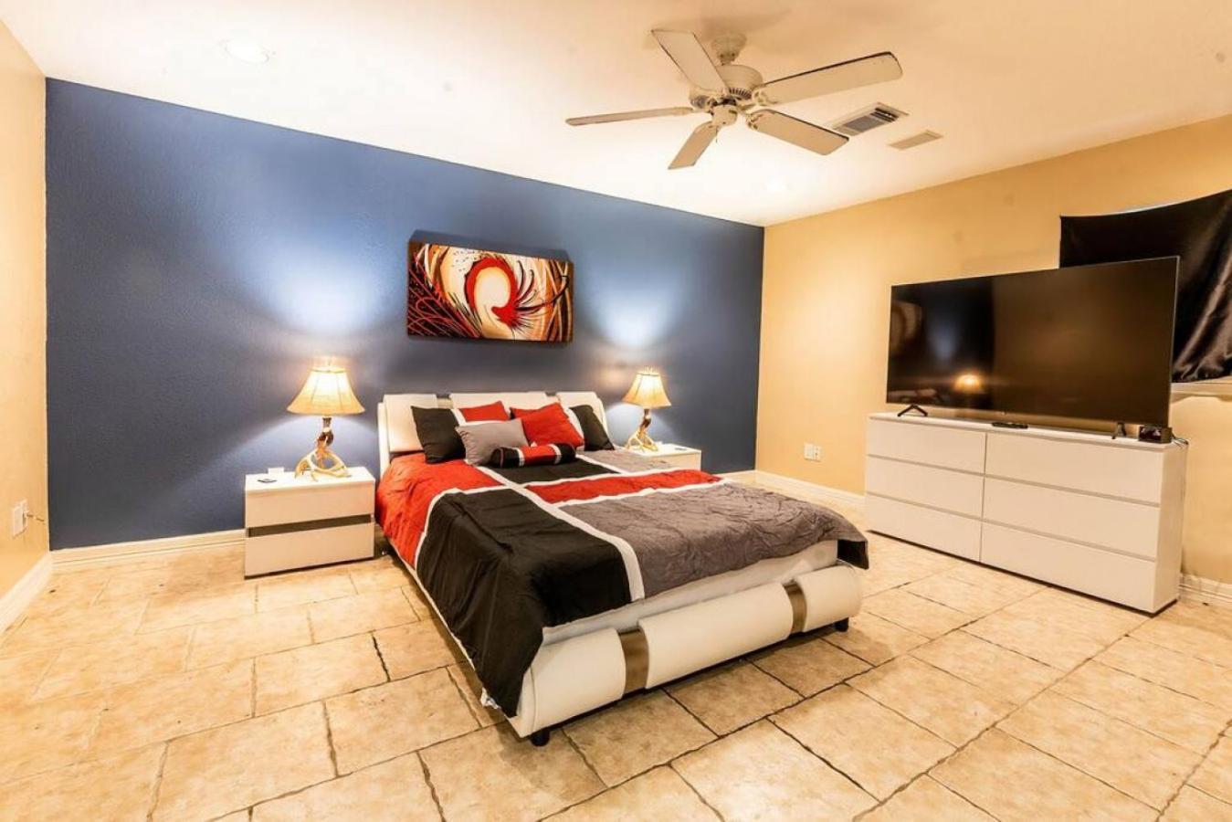 Huge 6 Bedroom With Pool, Spa, 85 Inch Tv, Game Room Houston Luaran gambar