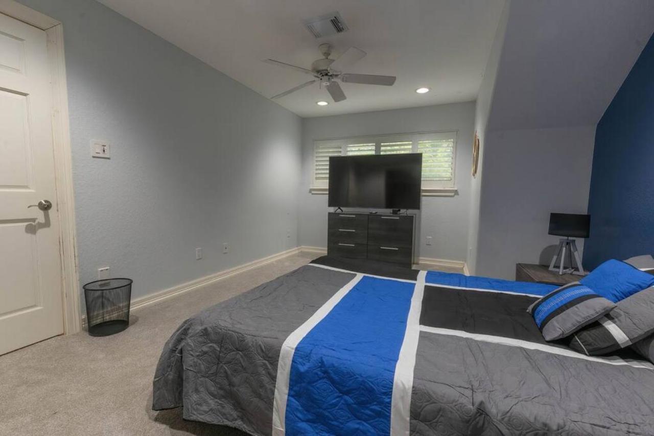 Huge 6 Bedroom With Pool, Spa, 85 Inch Tv, Game Room Houston Luaran gambar