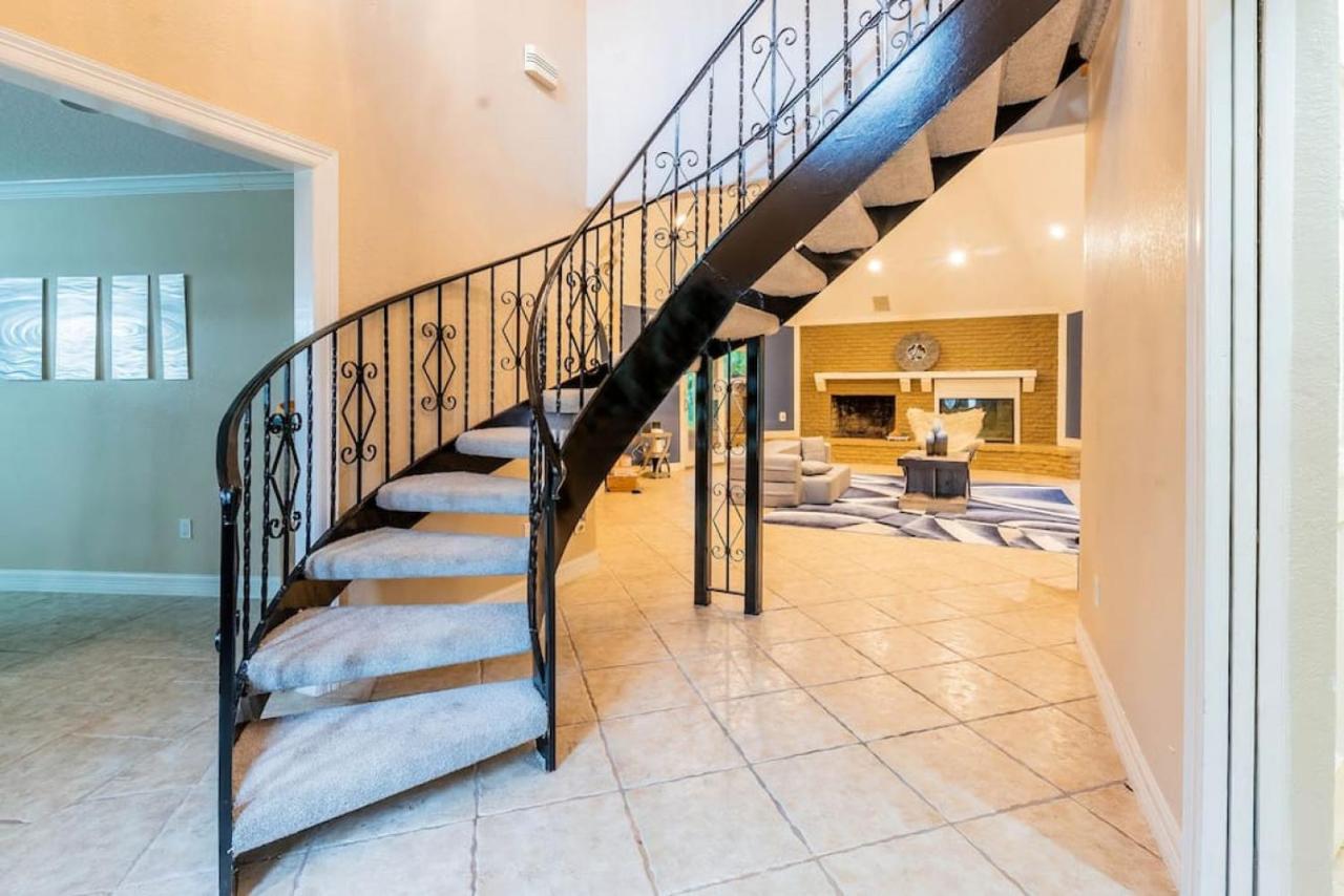Huge 6 Bedroom With Pool, Spa, 85 Inch Tv, Game Room Houston Luaran gambar