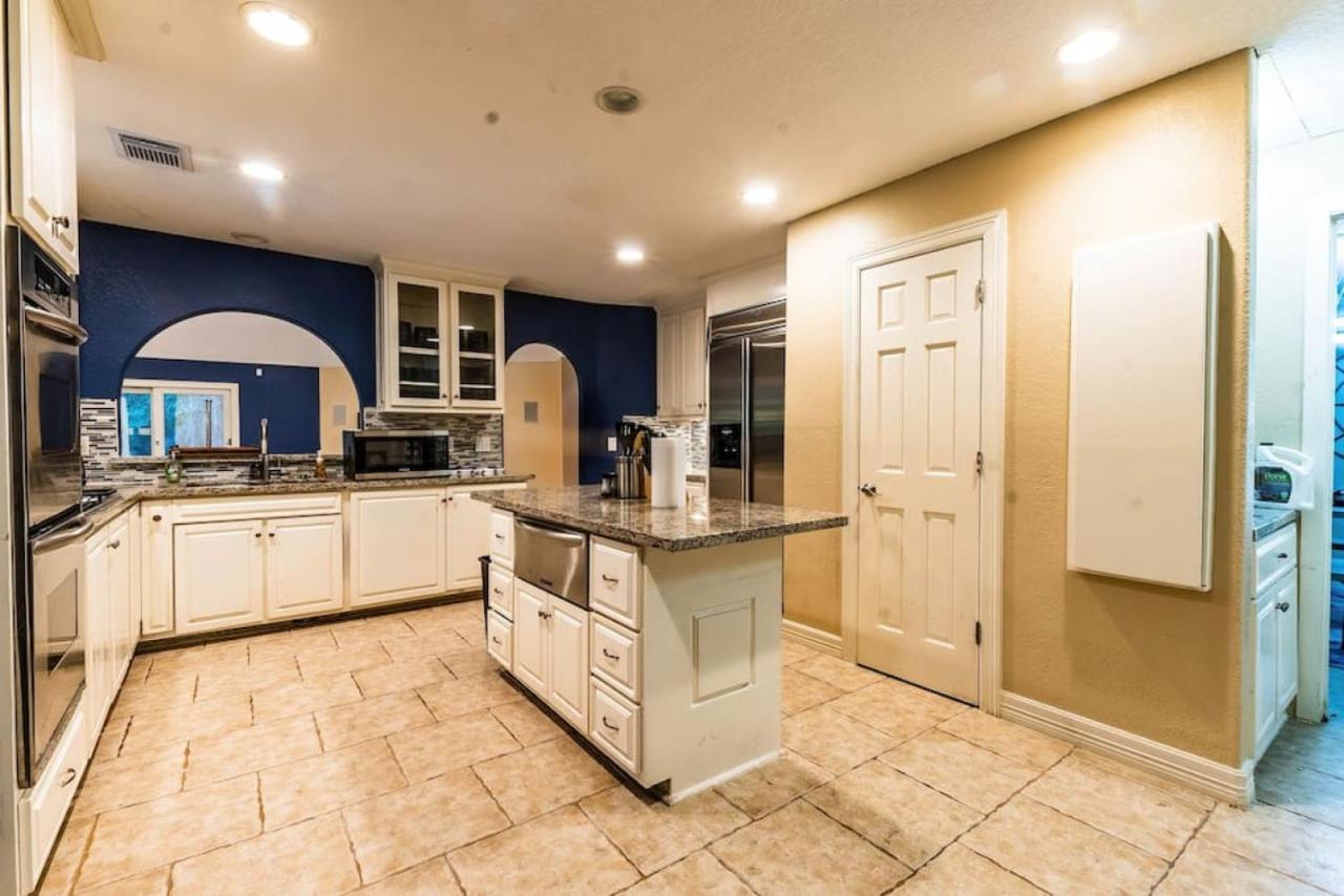 Huge 6 Bedroom With Pool, Spa, 85 Inch Tv, Game Room Houston Luaran gambar