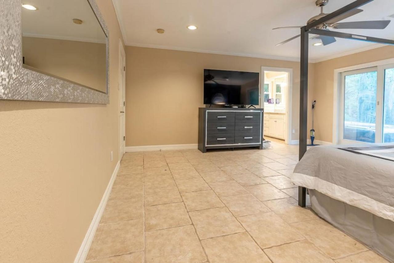 Huge 6 Bedroom With Pool, Spa, 85 Inch Tv, Game Room Houston Luaran gambar